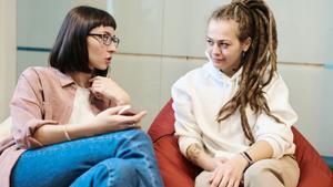Atenția ca formă de generozitate ce se schimbă când asculți cu adevărat pe cineva