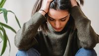 Cum să oprești gândurile automate care îți alimentează anxietatea
